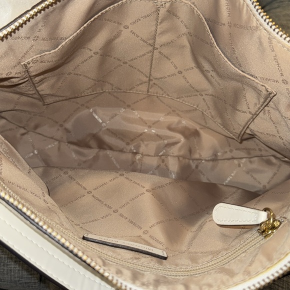 Michael Kors Bag Brooke White Hobo NWT - Picture 10 of 17